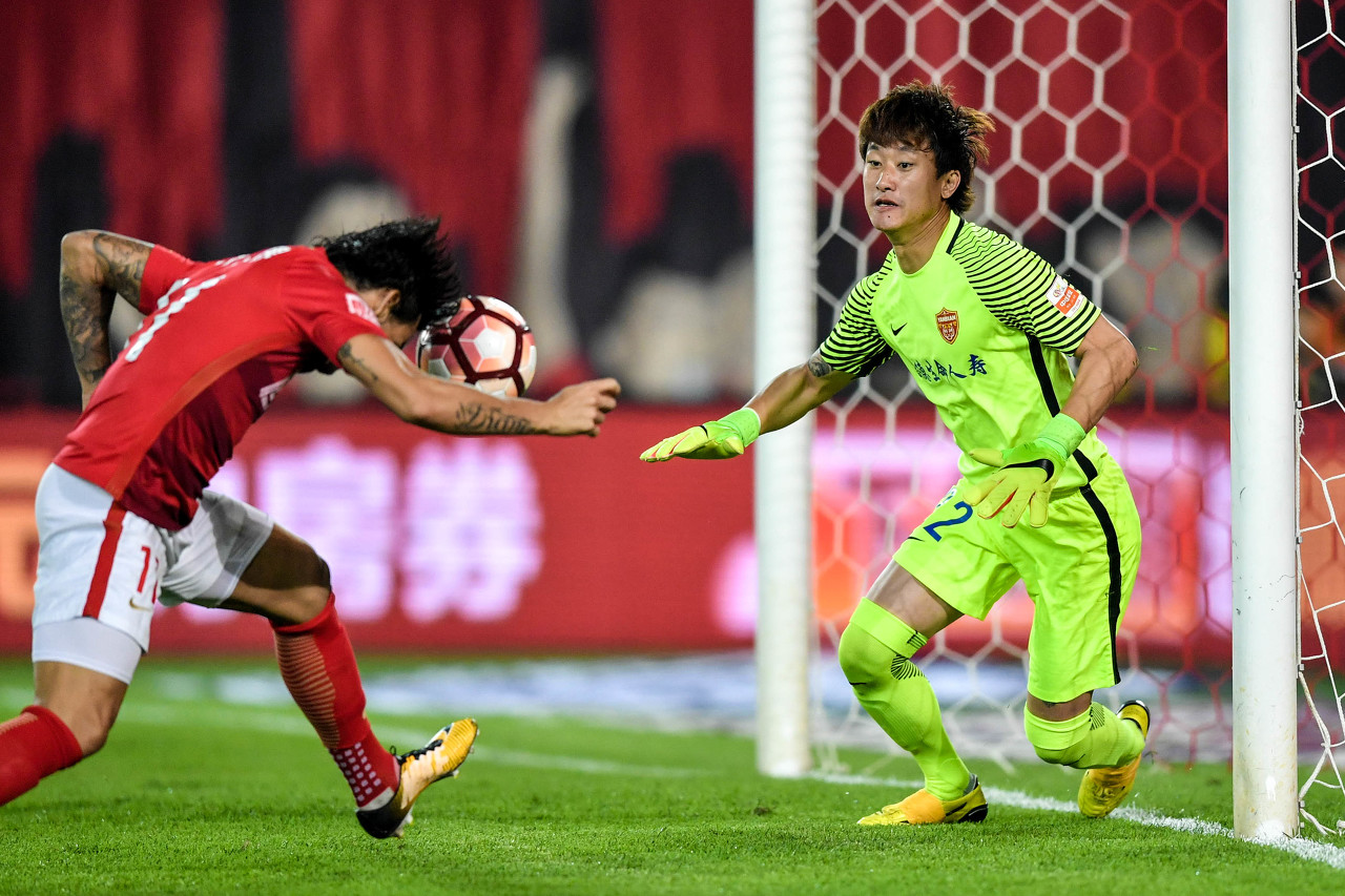 爱游戏APP下载包含UFC赛场再起风云：东城青龙队爆冷滇池火狐队，新援首秀制胜更衣室氛围正向的词条